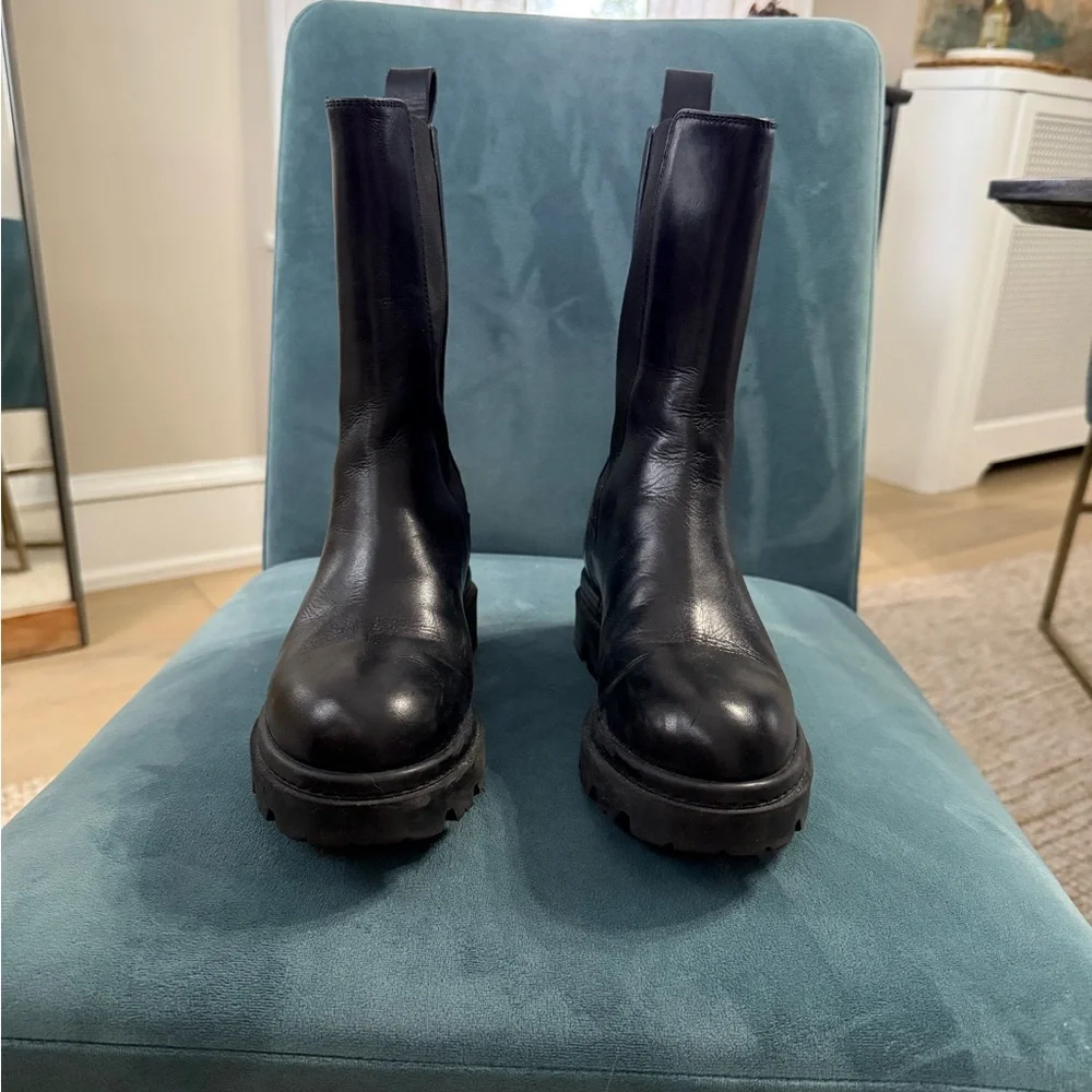 Banana Republic Black Italian Leather Chelsea Boot - Picture 4 of 6